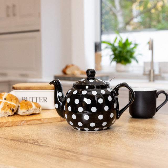 London Pottery Farmhouse 4 Cup Teapot - Black with White Spots