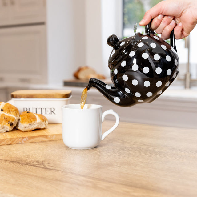 London Pottery Farmhouse 4 Cup Teapot - Black with White Spots