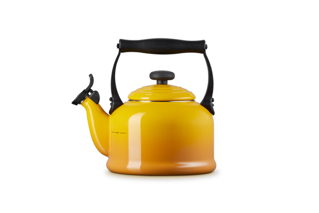 Le Creuset Stoneware Traditional Kettle - Nectar | Redber Coffee