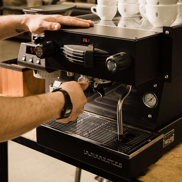 La Marzocco Linea Mini Espresso Machine - Professional-grade home espresso machine with dual boilers, integrated brew group, and compact design, inspired by the Linea Classic for stable temperature control and high-quality espresso extraction