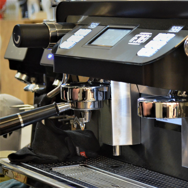 Sanremo F18 espresso machine – high-performance, multi-boiler system with PID temperature control, energy-saving technology, and user-friendly touch display, ideal for busy cafés and restaurants.