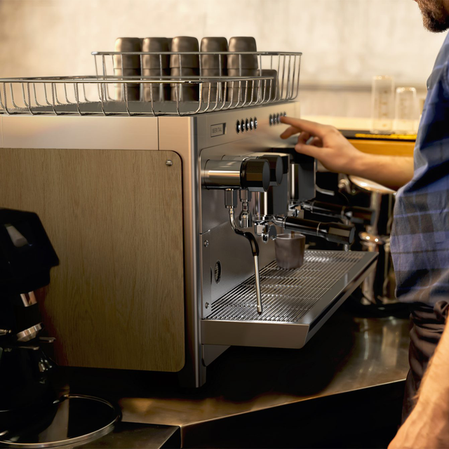 Iberital Tandem Espresso Machine, featuring its sleek design and professional-grade components, ideal for modern cafés and restaurants I Redber